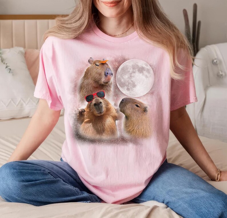 Capybara With The Moon Shirt, Three Capybara Vintage Graphic Shirt, Capybara Lover Gift, Cute Capybara Shirt, Funny Capybara, Capybara Gift
