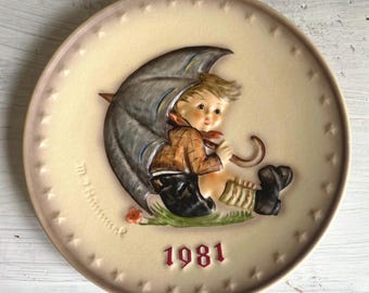 Vintage 1981 Hummel Annual Collector Plate - “Umbrella Boy” - Hummel Annual Plate - Vintage Hummel