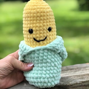 Ready to Ship-Corn Cob Plushie,  Corn on the cob/vegetable plushy/,Yarn Corn, Amigurumi/Stuffed, gag gift/Food decor/harvest/Fall Decor