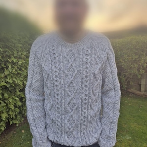 Herren Strickpullover mit Zopfmuster