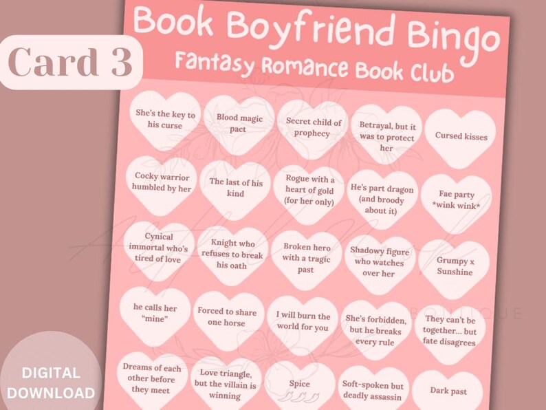 Pode incluir: Um cart&atilde;o de bingo rosa com o t&iacute;tulo "Book Boyfriend Bingo" e o subt&iacute;tulo "Fantasy Romance Book Club". O cart&atilde;o tem 25 quadrados, cada um com um tropo ou caracter&iacute;stica diferente de um namorado de livro de romance de fantasia. Os quadrados est&atilde;o dispostos em uma grade de 5x5.