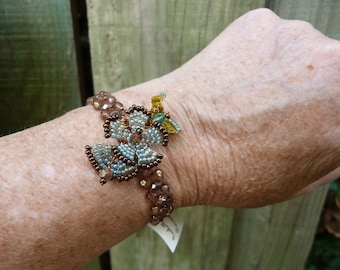 Promenade  handmade floral beadwork bracelet Made in France