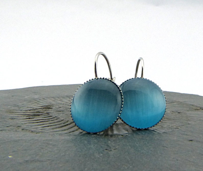 Turquoise shimmer cat's eye cabochons in a silver-plated setting. Simple minimalist earrings in bright blue. Nickel free 14mm image 3