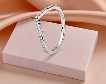 Sparkling Wishbone Ring Elevate Your Style with Simple and Elegant Shimmering Statement Stackable Rings - Create a Highly Individual Look