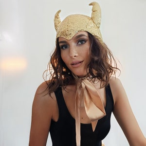 Gold evil velvet bonnet horns Halloween Devil woman vintage bonnet Cosplay costume party