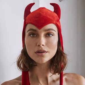 Vintage Red Evil Hood Devil bonnet horns Halloween woman bonnet Cosplay costume party Burlesque