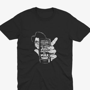 MAURICE MOSS Milk - IT Menge T-Shirt - Moss It Menge T-Shirt, Douglas Reynholm T-Shirt, Reynholm Industries T-Shirt, Es Menge T-Shirt, Es Menge Geschenk