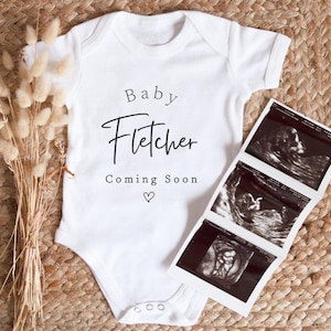Personalised Pregnancy Announcement Baby Bodysuit, Pregnancy Reveal Baby Grow, Custom Baby Due 2026 Vest, Baby Coming Soon Bodysuit