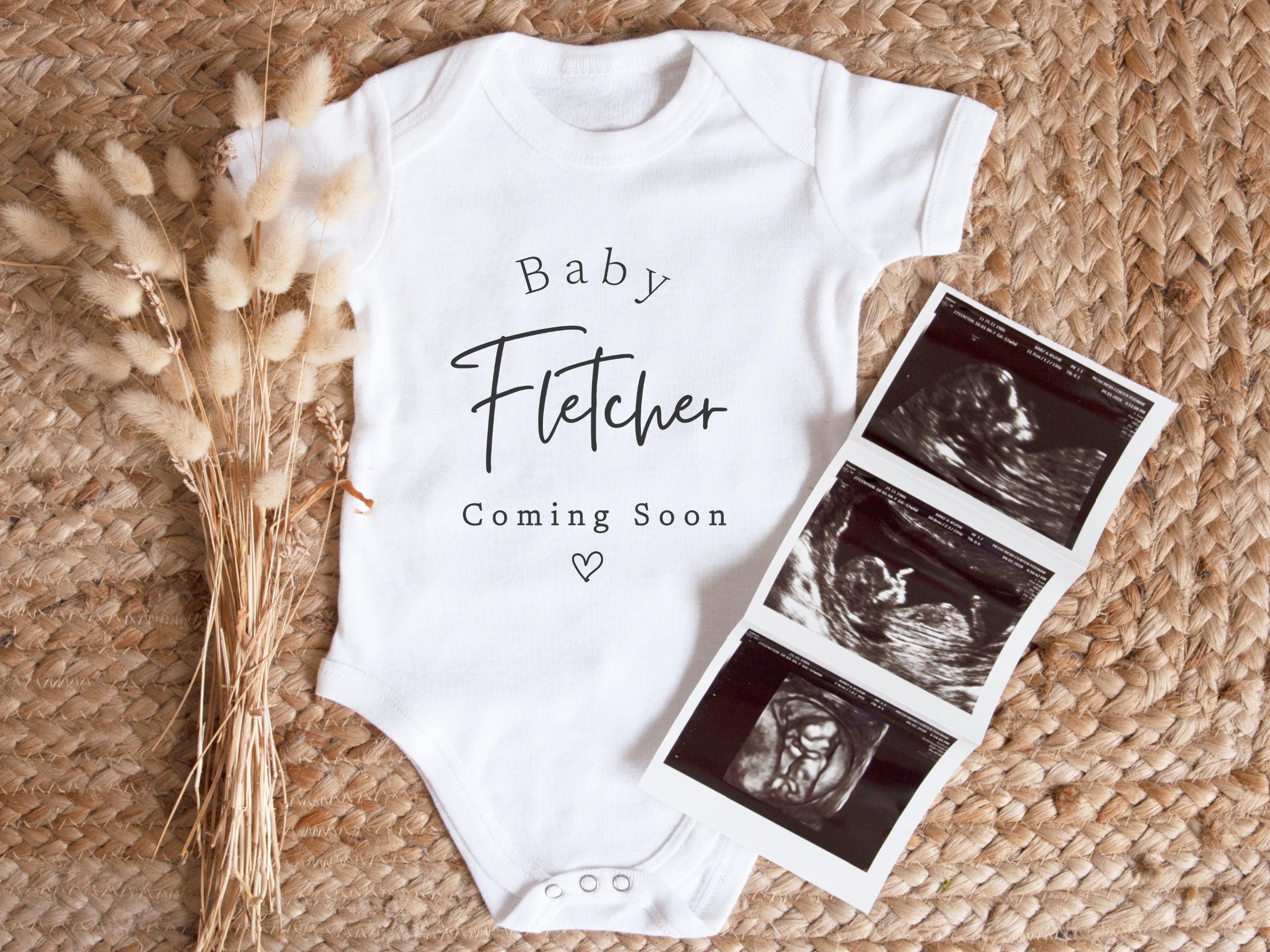 Personalised Pregnancy Announcement Baby Bodysuit, Pregnancy Reveal Baby Grow, Custom Baby Due 2026 Vest, Baby Coming Soon Bodysuit