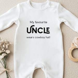 Personalisiertes Lieblingsonkel-Geschenk, kundenspezifisches Andenken Baby wachsen, einzigartige Babyweste vorhanden, Neugeborenen-Babykleidungs-Bodysuit