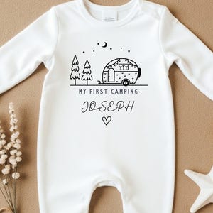 Body bébé personnalisé Happy Camper, cadeau de mon premier voyage de camping, souvenir aventure de bébé, cadeau de camping pour papa