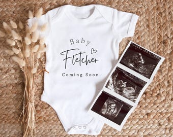 Pregnancy Announcement Personalised Babygrow, Pregnancy Reveal Baby Grow, Custom Baby Due 2025 Vest, Baby Coming 2026 Bodysuit, Minimalist