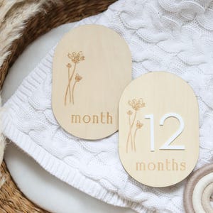 Panneau en bois d'étape mensuelle fille, accessoire photo d'étape importante pour nouveau-né, disque en bois d'étape importante, panneau en bois de fleurs sauvages avec numéros réversibles