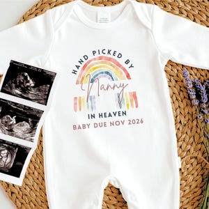 Selecionado a dedo pela Nanny in Heaven Baby Grow, lembrança personalizada de bebê chegando em breve, anúncio de gravidez em memória dos avós