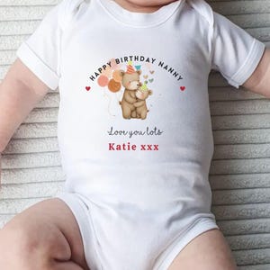 Alles Gute zum Geburtstag Baby wachsen mit Bären, benutzerdefinierte Body für Mama, Papa, Mama, Kindermädchen, Oma, Geburtstagsgeschenk vom Baby, erster Geburtstag als Mama
