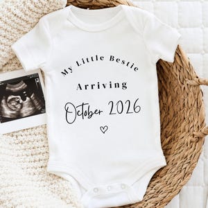 Zwangerschapsaankondiging Little Bestie | Zwangerschap onthullende bodysuit | Baby binnenkort beschikbaar in 2027