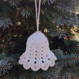 diy Christmas gifts, Christmas tree ornament, large Christmas bell ornament, Christmas crochet, winter decorations, housewarming gifts, wedding gifts, baby shower gifts, bachelorette party gifts, school gifts, teachers day gifts