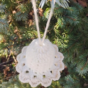 diy Christmas gifts, Christmas tree ornament, large Christmas bell ornament, Christmas crochet, winter decorations, housewarming gifts, wedding gifts, baby shower gifts, bachelorette party gifts, school gifts, teachers day gifts