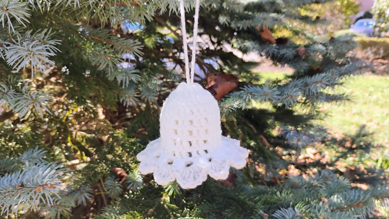 diy Christmas gifts, Christmas tree ornament, large Christmas bell ornament, Christmas crochet, winter decorations, housewarming gifts, wedding gifts, baby shower gifts, bachelorette party gifts, school gifts, teachers day gifts