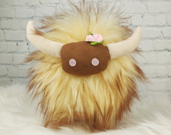 Highland cow gnome, fuzzy hair cow, long hair cow, shaggy cow, cow gnome, Scottish cow, highland gnome, hairy cow, gnome, gonk, home decor