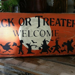 Primitive Halloween Sign Trick or Treaters Welcome Moon Costumes Bats Chicken Kids FREE Shipping to U.S.