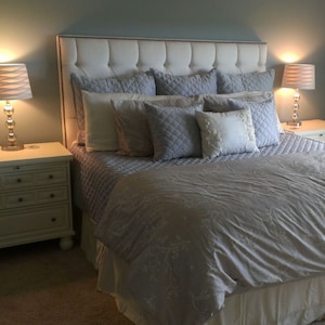 King Size Linen Tufted Headboard with Nailheads Backboard Upholstered Bed Board Bild 1