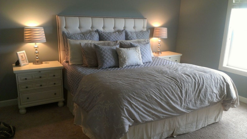 King Size Linen Tufted Headboard with Nailheads Backboard Upholstered Bed Board Bild 1