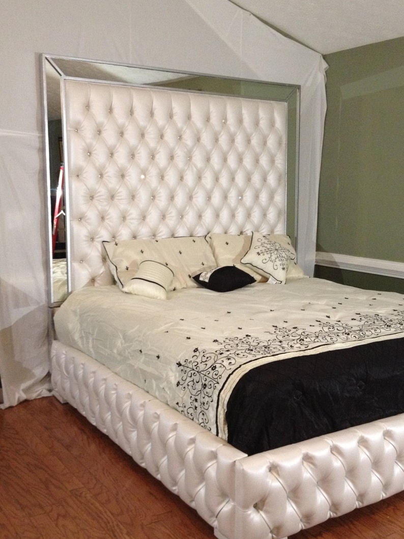 Unique Luxury Tufted Bed for Large Space
