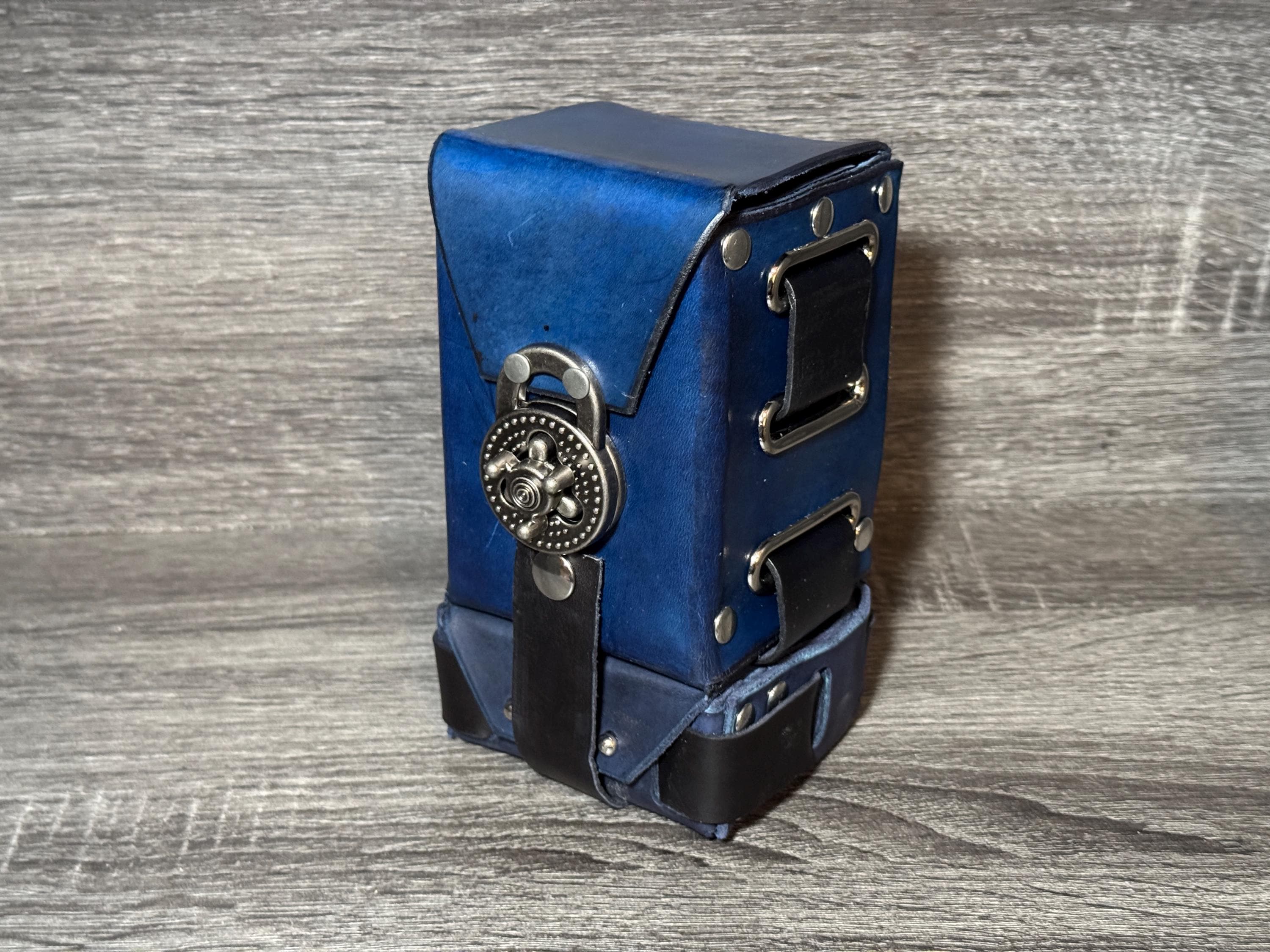 yugioh deck box with belt loop Amazon.com: Yu'Gi Deck Box & Belt Replica, 60 Size, Hard Shell, Faux  Leather, Belt Loop, Compatible with Yu-Gi-Oh!, Magic: The Gathering, Poke  TCG and others (Yu'Gi Black main image 0