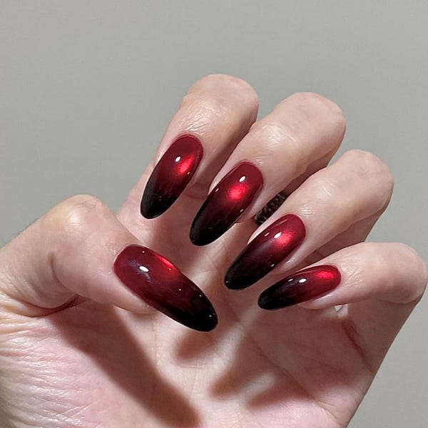 Glitzernder schwarzer Farbverlauf Katzenauge Drücken Sie auf die Nägel | Jelly y2k Rot drückt | Valentinstag Nägel