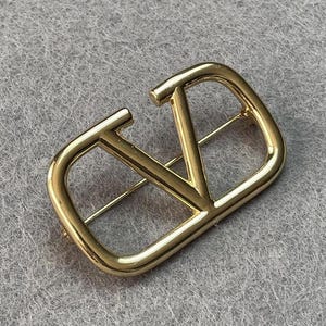 VALENTINO ヴィンテージ　ブローチ VALENTINO ヴァレンティノ ピンブローチ ヴィンテージ - メルカリ
