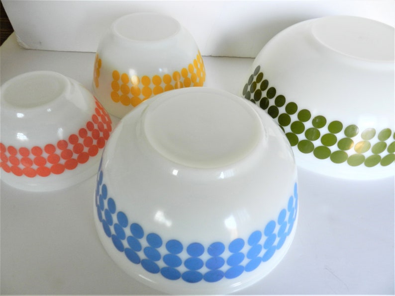 Pyrex Dot Bowl Set, 4 pc Dot Bowls, Nesting Bowls, Retro Kitchen, Pyrex Mixing Bowls, Pyrex Bowl Set image 2