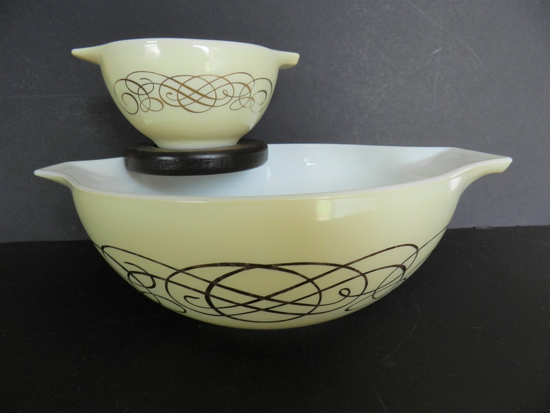 1959 Pyrex Promotional Bowl, Chip and Dip Bowl, Golden Scroll Pyrex