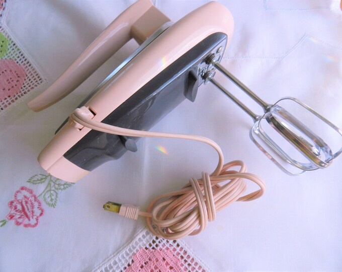 G E Pink Hand Mixer, Pink Hand Mixer, General Electric, Retro Kitchen