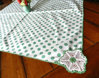 Green Polka Dot Table Topper, Crochet Flowers, Green, Bridge cloth