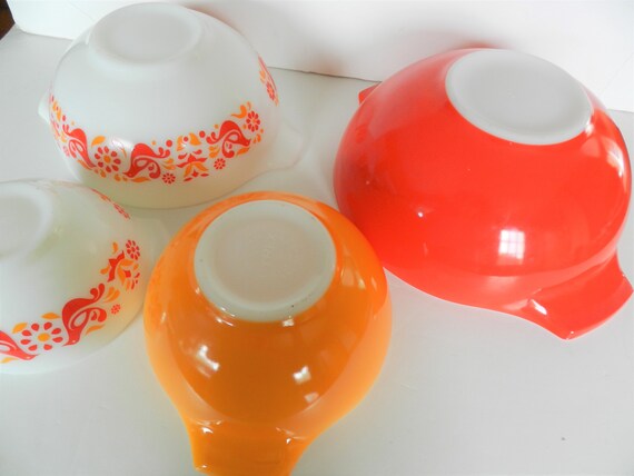 Red Plastic 4-Piece Bowl Set