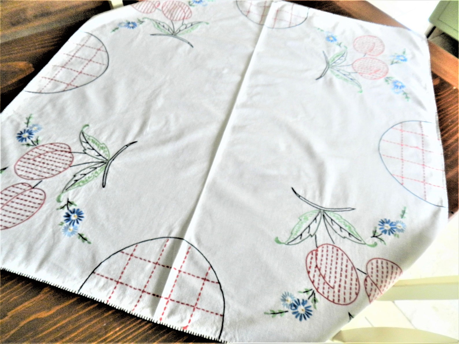 Hand Embroidered Tablecloth Bridge Cloth Table Topper Red Etsy