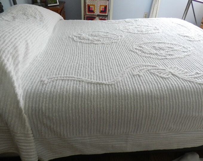 White Chenille Bedspread, Full Bedspread, Double Bedspread, White