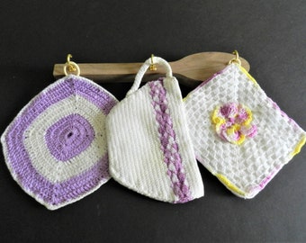 3 Vintage Potholders Trivets, Teacup Potholder, Purple, Rose Potholder