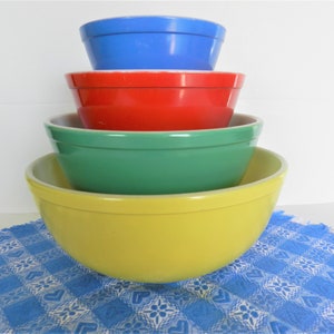 Pyrex Bowl Set,  Primary Nesting Bowls, Pyrex Primary Bowls,  Retro Pyrex Bowls, 1950s Pyrex Bowls, Pyrex Nesting Bowl Set