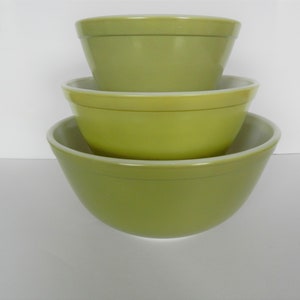 Pyrex Ombre Avocado Bowl Set, Pyrex Green Ombre Bowl Set, Lime Pyrex Bowls, Avocado Pyrex Bowls, Nesting Bowls, Pyrex Mixing Bowls image 2