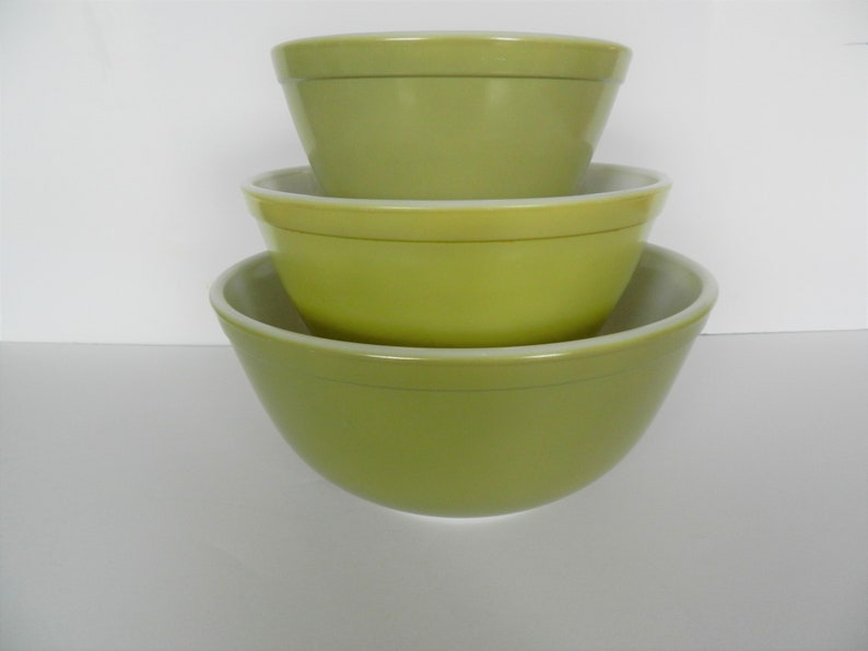 Pyrex Ombre Avocado Bowl Set, Pyrex Green Ombre Bowl Set, Lime Pyrex Bowls, Avocado Pyrex Bowls, Nesting Bowls, Pyrex Mixing Bowls image 2