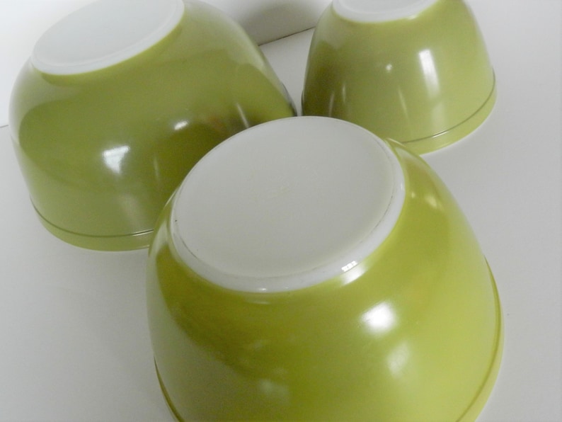 Pyrex Ombre Avocado Bowl Set, Pyrex Green Ombre Bowl Set, Lime Pyrex Bowls, Avocado Pyrex Bowls, Nesting Bowls, Pyrex Mixing Bowls image 3
