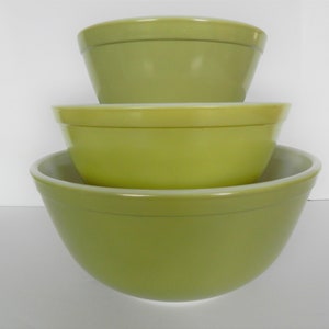 Pyrex Ombre Avocado Bowl Set, Pyrex Green Ombre Bowl Set, Lime Pyrex Bowls, Avocado Pyrex Bowls, Nesting Bowls, Pyrex Mixing Bowls image 1