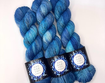 Midnight Sky Hand Dyed Sock Yarn, Indigo Blue Variegated Merino Nylon, Fingering Weight Wool Skein, Indie Dyed Yarn for Knitting Crochet