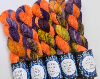 Halloween Hand Dyed Yarn, 20 g/80m, Mini Skeins in Orange, Purple, Black Speckles, fingering weight, Sock Yarn for Knitting & Crochet