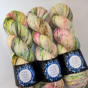 Hand dyed Painted Yarn, Perfect for Socks, 100g Skein, gift for Christmasе, merino blend, socks yarn, gift for a knitter, fingering weight