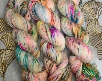 Hand dyed Painted Yarn, Perfect for Socks, 100g Skein, gift for Christmasе, merino blend, socks yarn, gift for a knitter, yarn