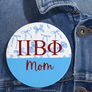 Botão da Irmandade Pi Beta Phi, Semana dos Pais Pi Beta Phi, Mãe Pi Phi, Broche com Letra Grega, Presente de Recrutamento, Dia de Licitação, Produtos Pi Beta Phi