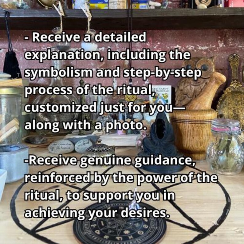 Puede incluir: Una mesa de madera exhibe objetos espirituales, incluyendo una estatua negra, un mortero y una maja, y un tarro de cristal. El texto en la imagen dice: "Recibe una explicaci&oacute;n detallada... personalizada solo para ti..." y "Recibe una gu&iacute;a genuina..."